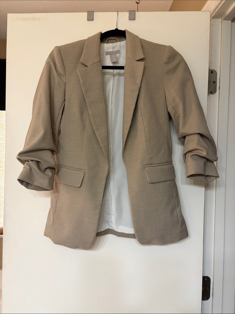 H&M Women's Tan Tailored Blazer - Single-Breasted Notch Lapel